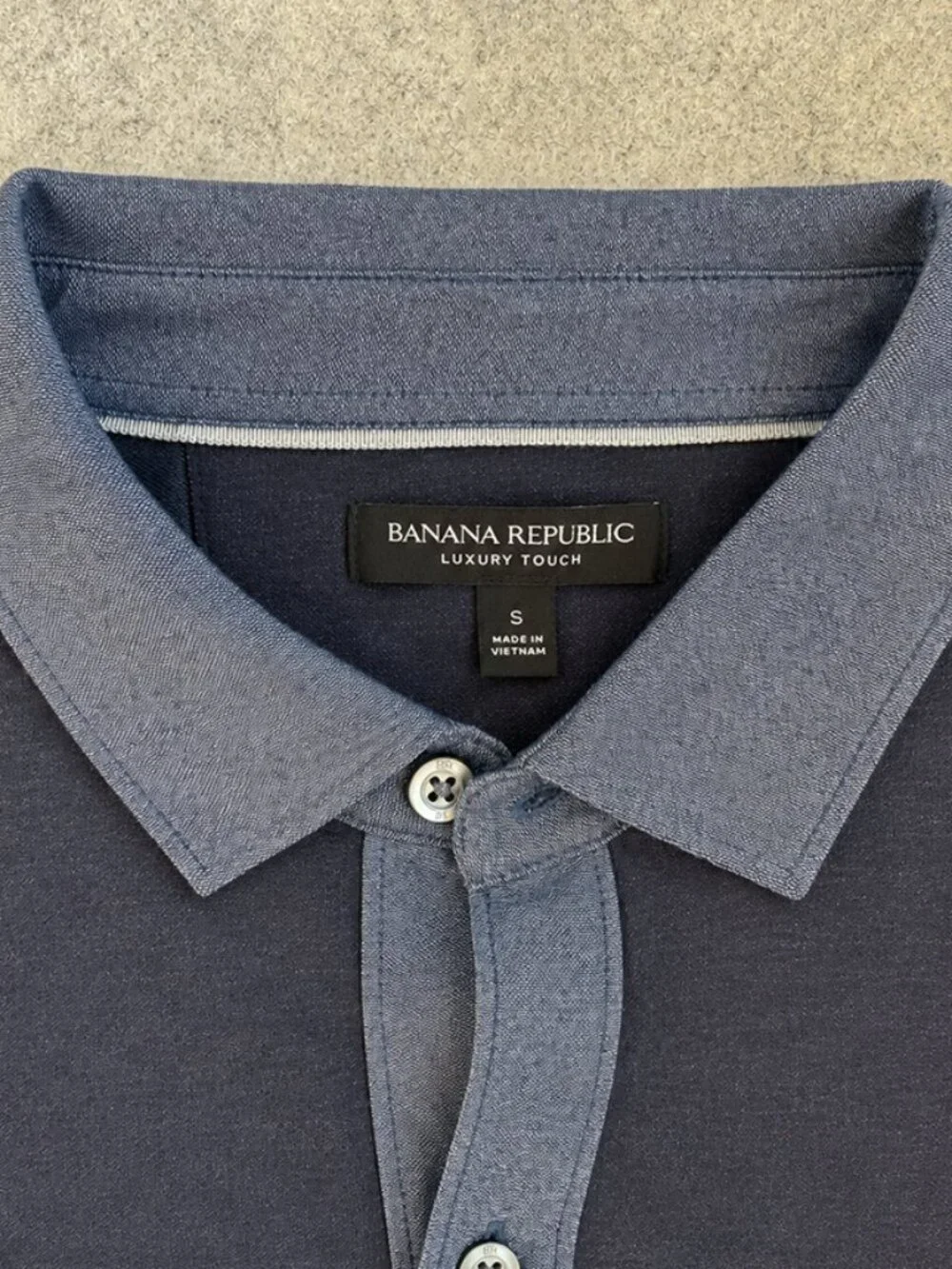 Banana Republic Luxury Touch Short Sleeve Button Down Shirt, Small